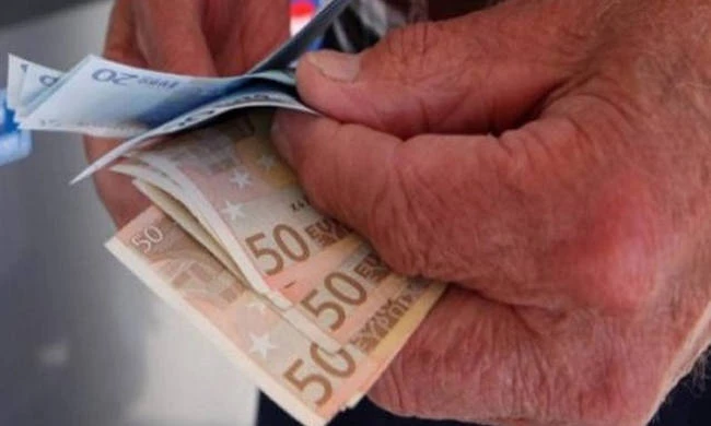 Επίδομα 70 ως 210 ευρώ τον μήνα σε 500.000 οικογένειες – Ποιοι δικαιούνται τα χρήματα